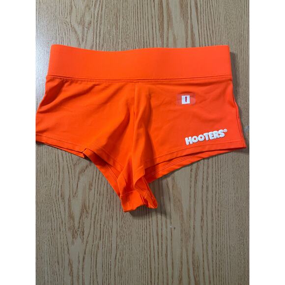 B21-1 New women’s Hooters Girl uniform Rare Cheeky shorts size Xxs - Picture 1 of 5